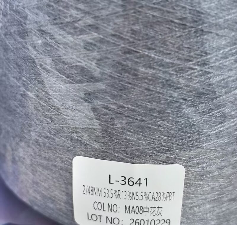L3641-53%Viscose/13%Nylon/6%Cashmere/28%PBT blended Knitting Yarn